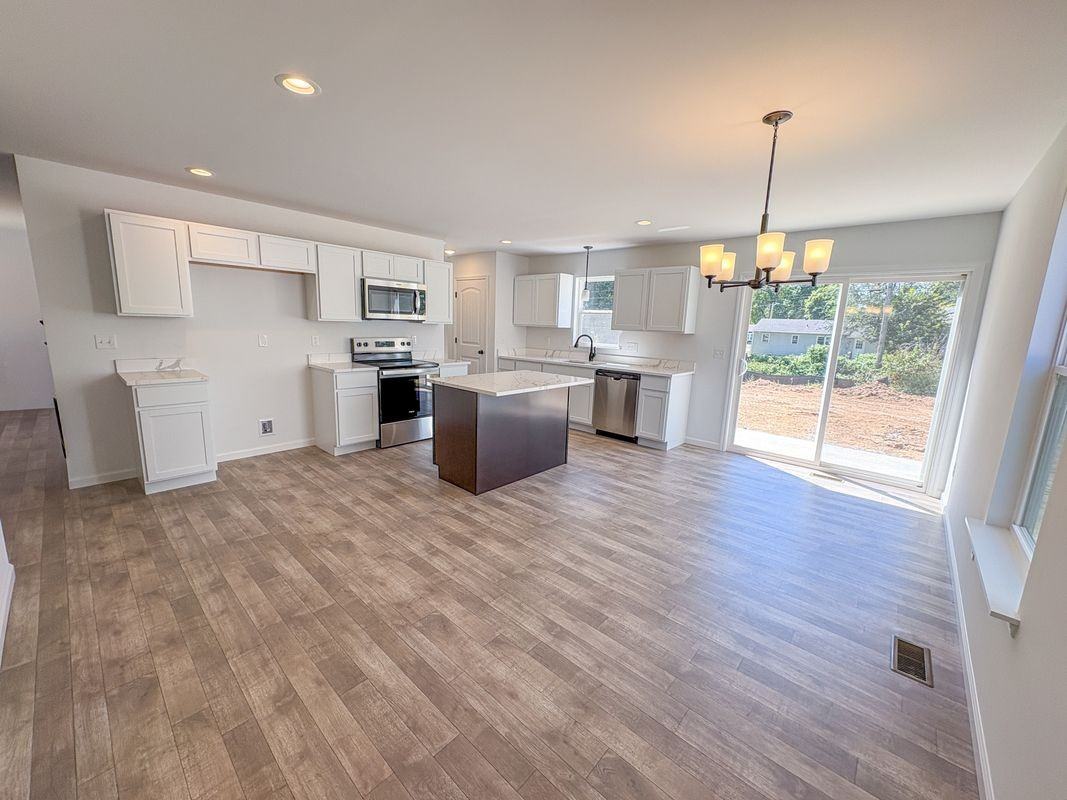 211 John St - Photo 4 of 22