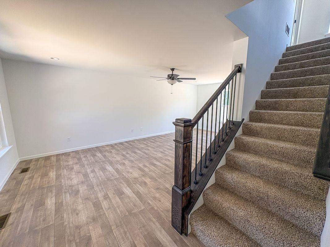 211 John St - Photo 7 of 22
