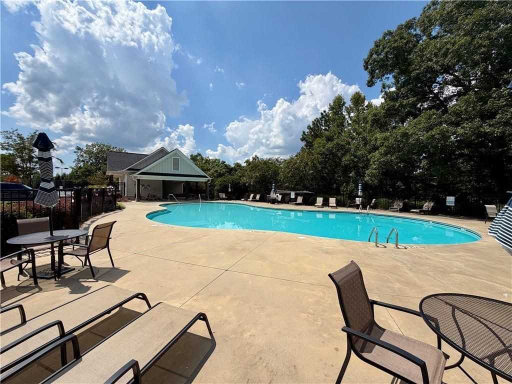 323 Coppergate Ct - Photo 2 of 45