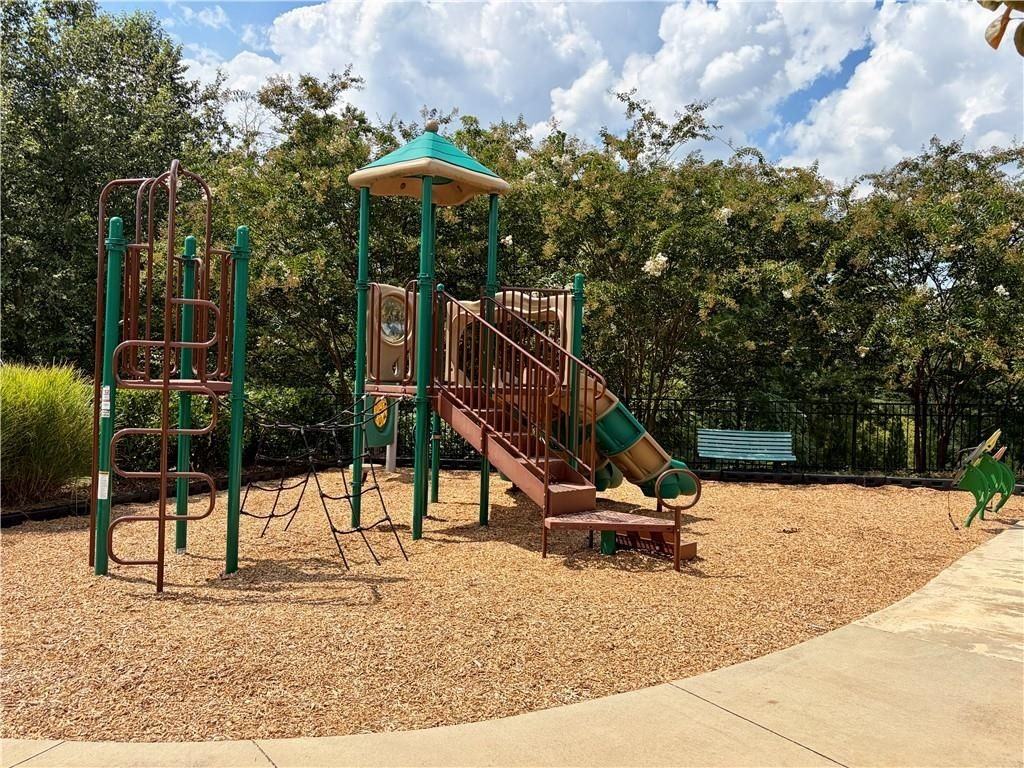 323 Coppergate Ct - Photo 4 of 45