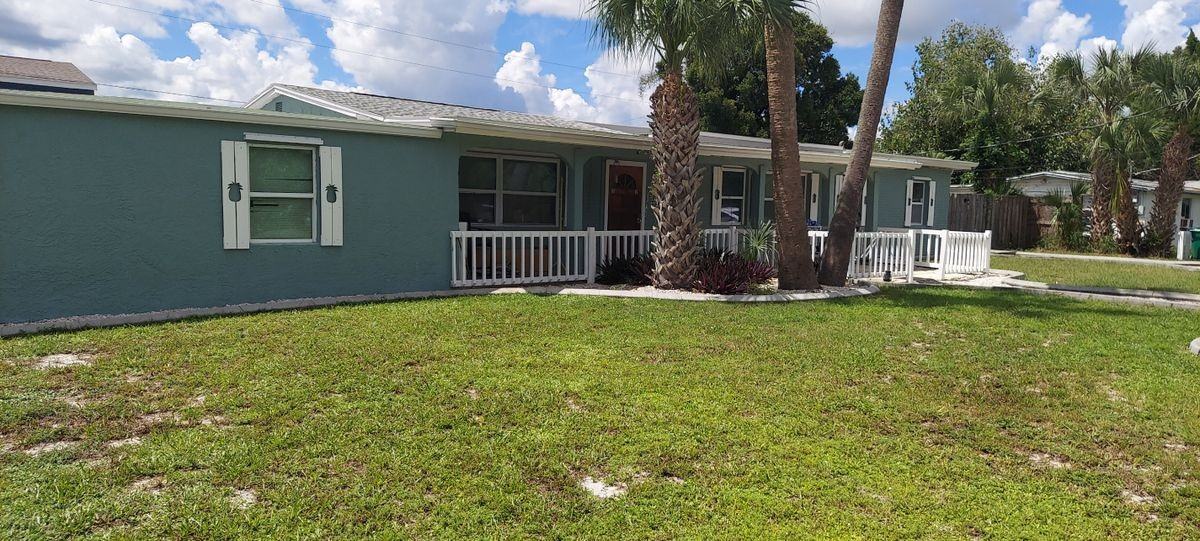 433 Vickers Dr - Photo 2 of 13