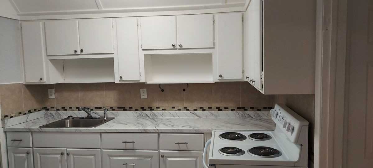 433 Vickers Dr - Photo 3 of 13