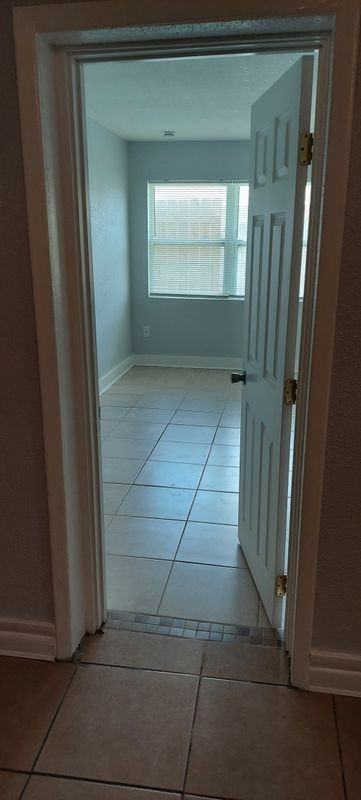 433 Vickers Dr - Photo 6 of 13
