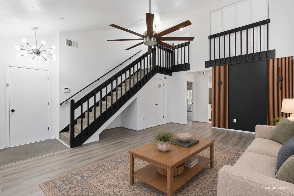 3416 Hamlet Loop - Photo 4 of 27
