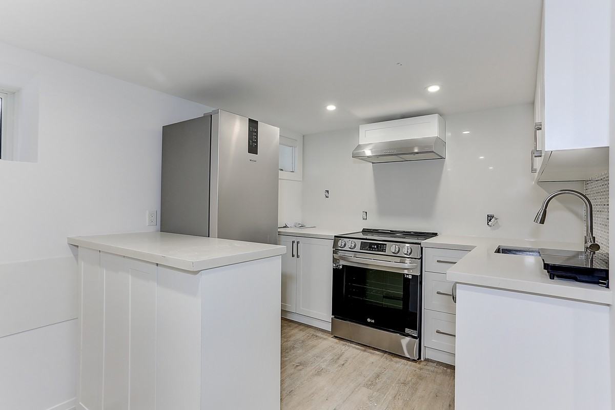 61 Clouston Ave - Photo 3 of 28