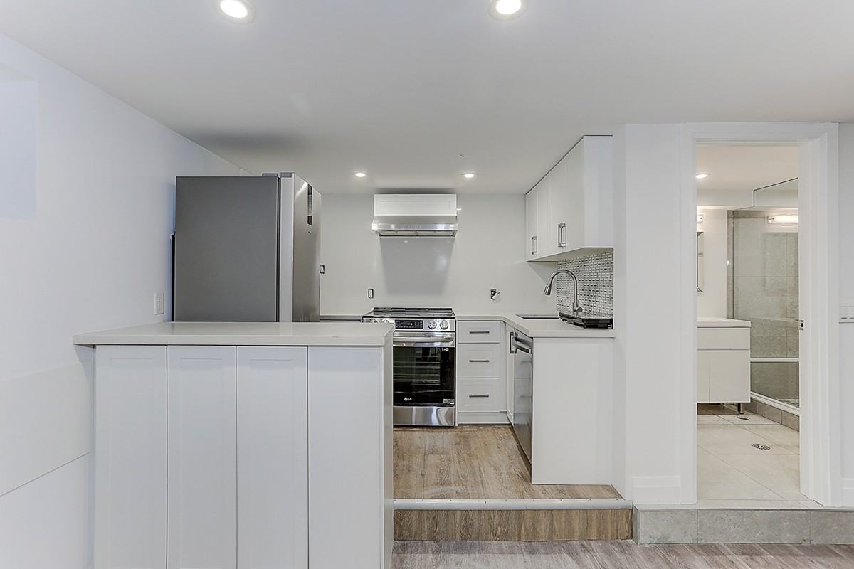 61 Clouston Ave - Photo 4 of 28