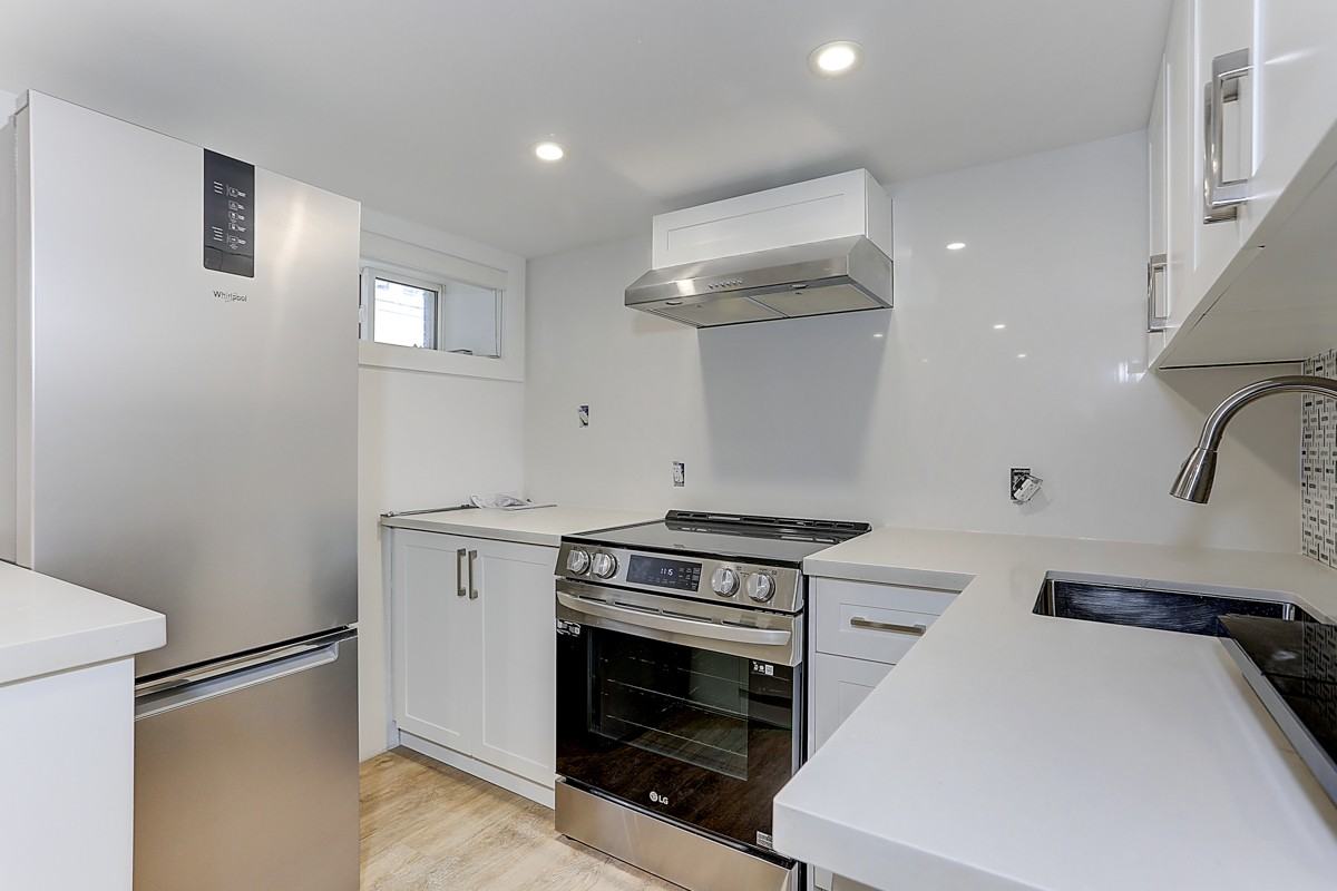 61 Clouston Ave - Photo 5 of 28