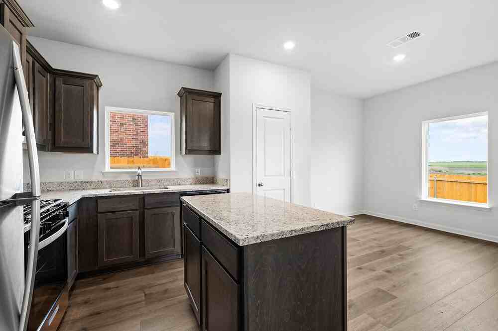 105 Thomas Paine Dr - Photo 6 of 21