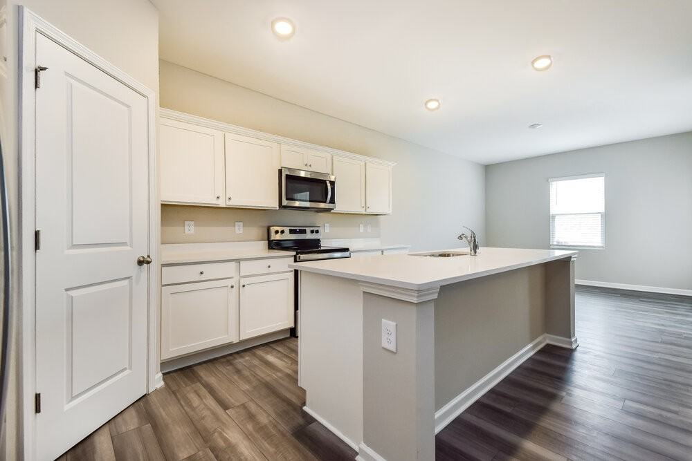 560 Knightsbridge Ln - Photo 6 of 16