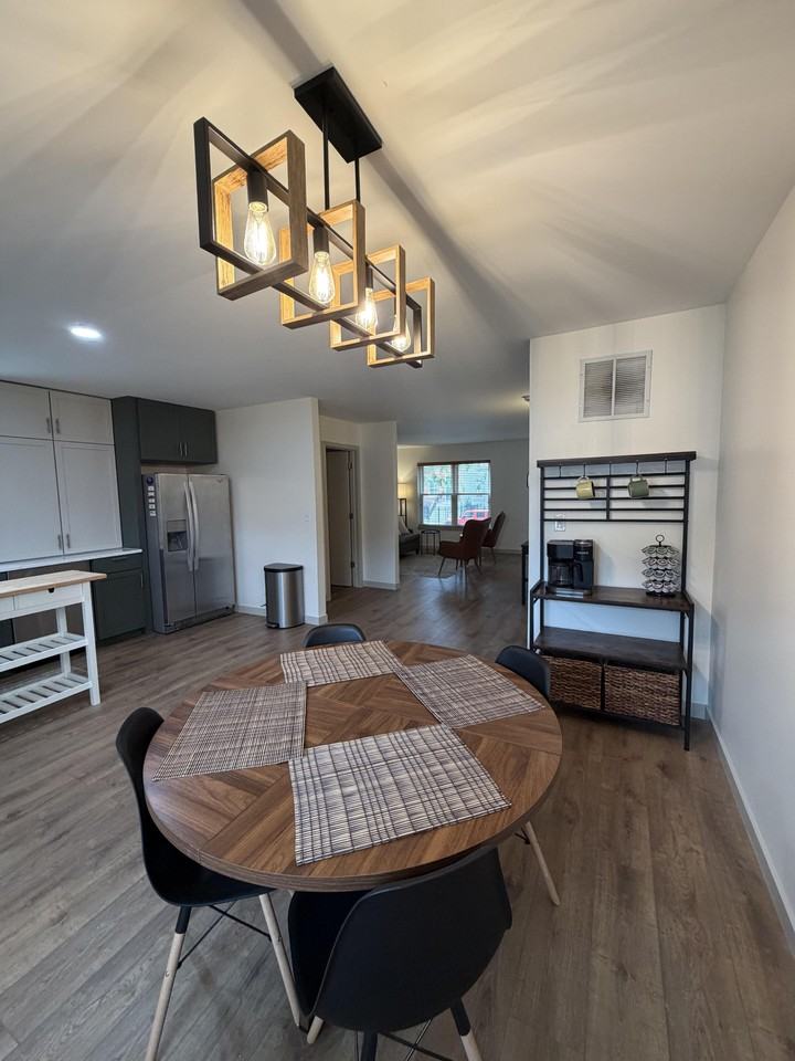 3623 S Prairie Ave - Photo 5 of 24