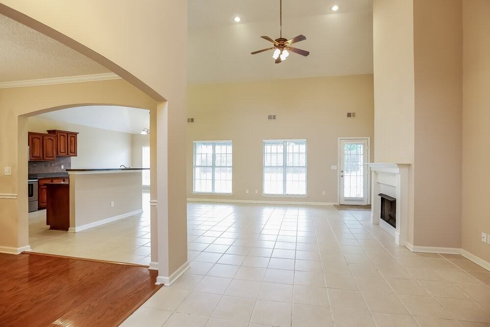 13160 Sandbourne S - Photo 3 of 16