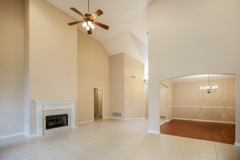 13160 Sandbourne S - Photo 4 of 16