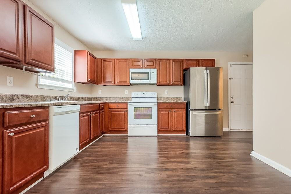 240 Cobblestone Ln - Photo 6 of 17