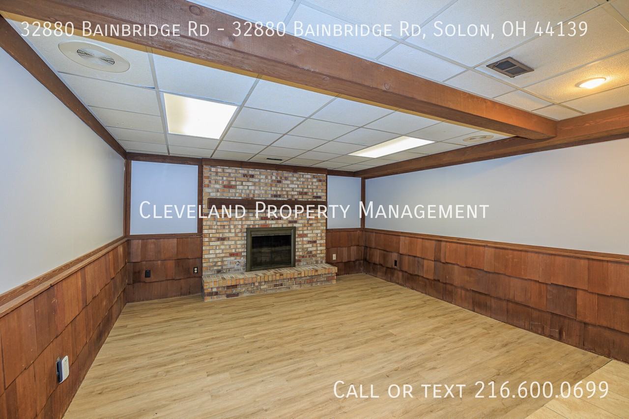 32880 Bainbridge Rd - Photo 3 of 22