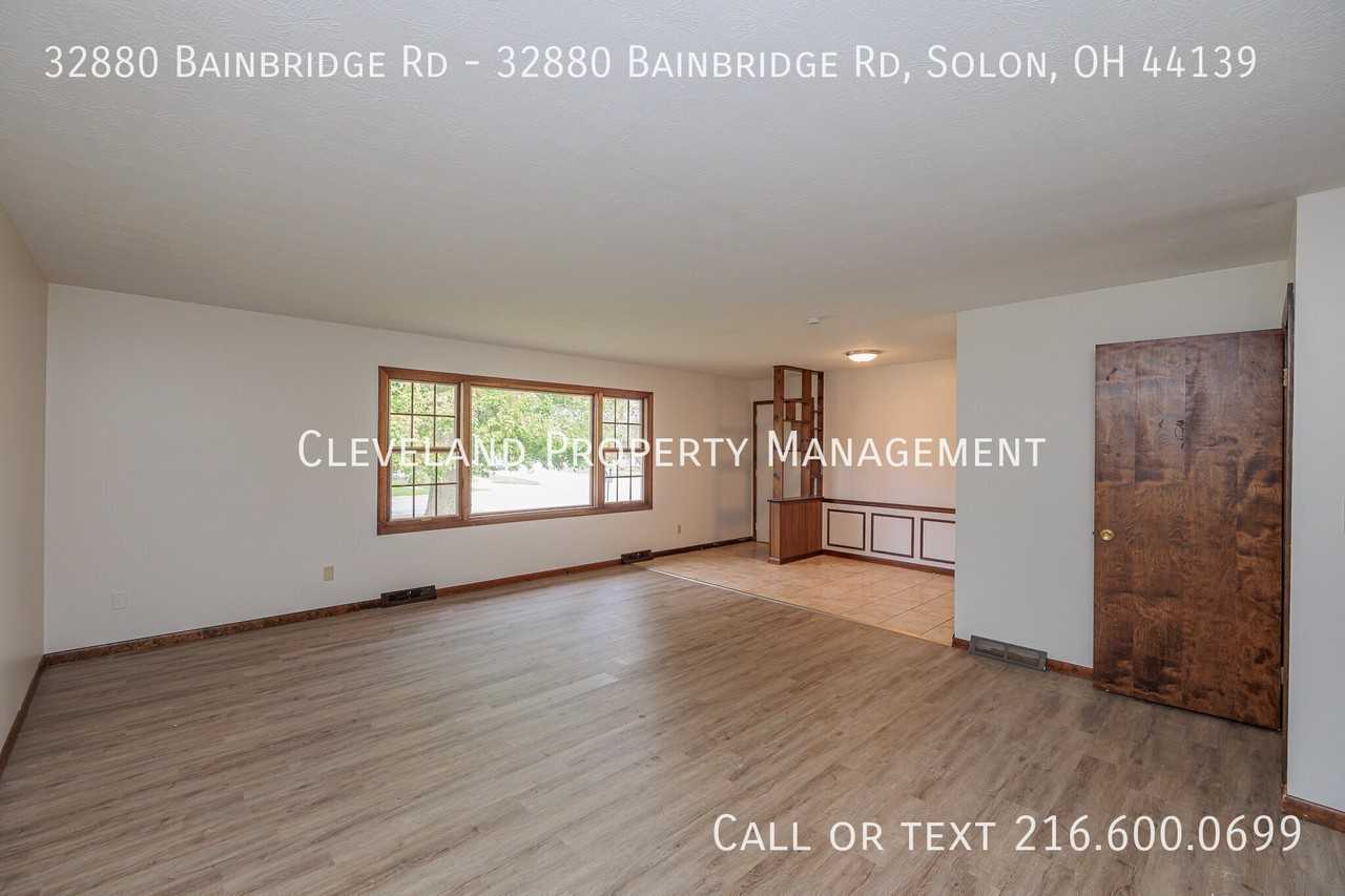 32880 Bainbridge Rd - Photo 7 of 22