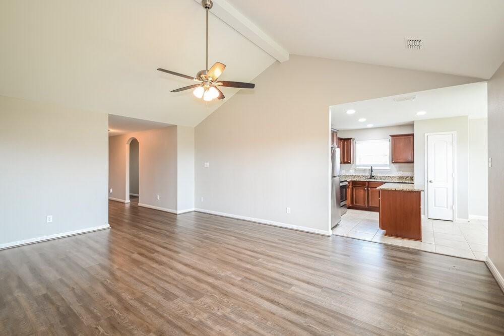 9405 Plum Ct - Photo 3 of 16
