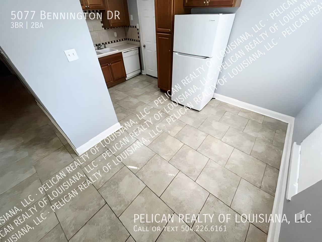 5077 Bennington Dr - Photo 3 of 9