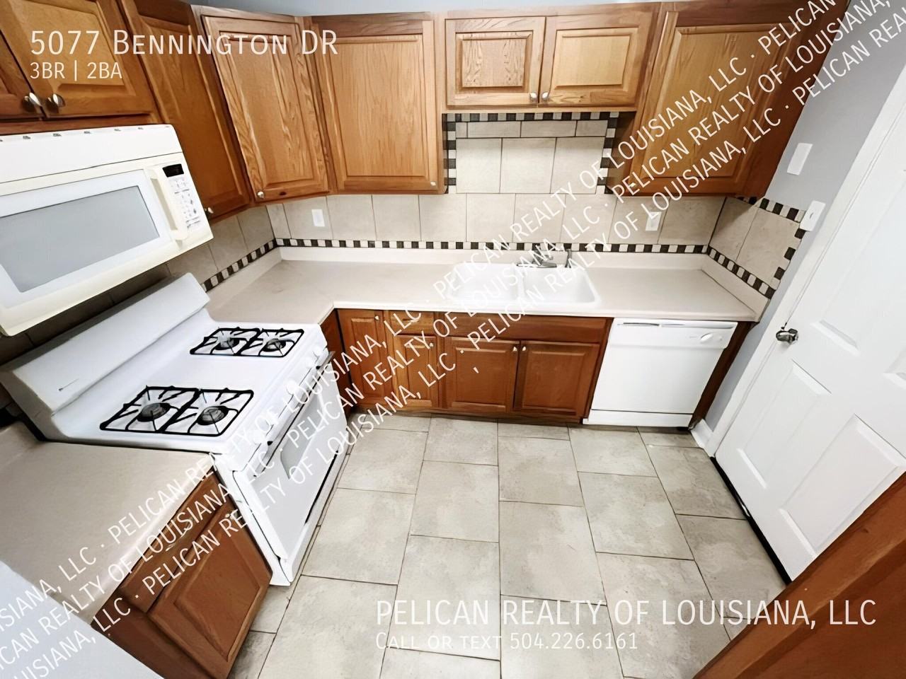 5077 Bennington Dr - Photo 4 of 9