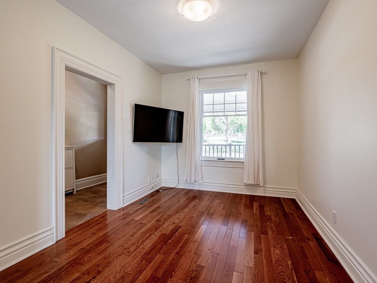 5 Bank Street - Photo 3 of 28