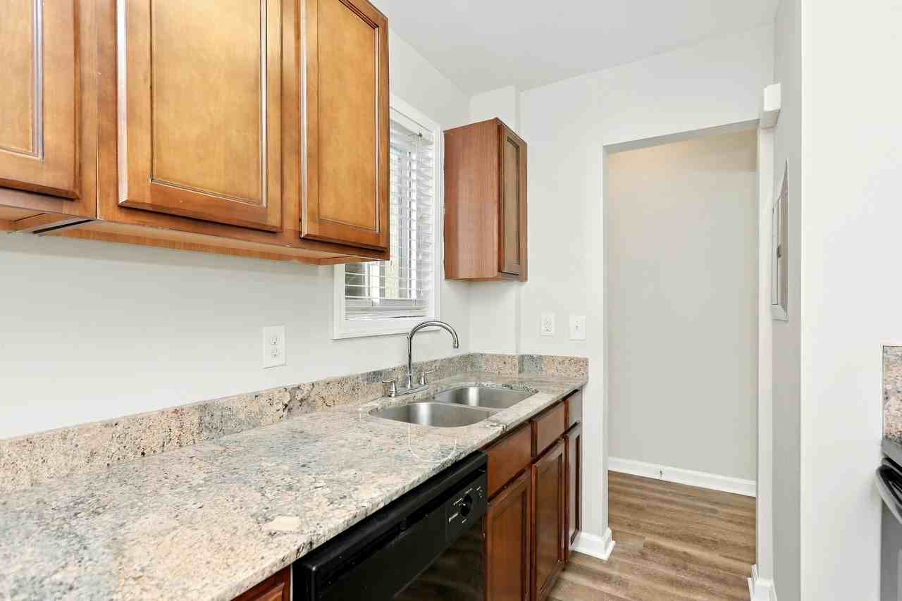 100 Terrace Dr Ne #4 - Photo 4 of 19