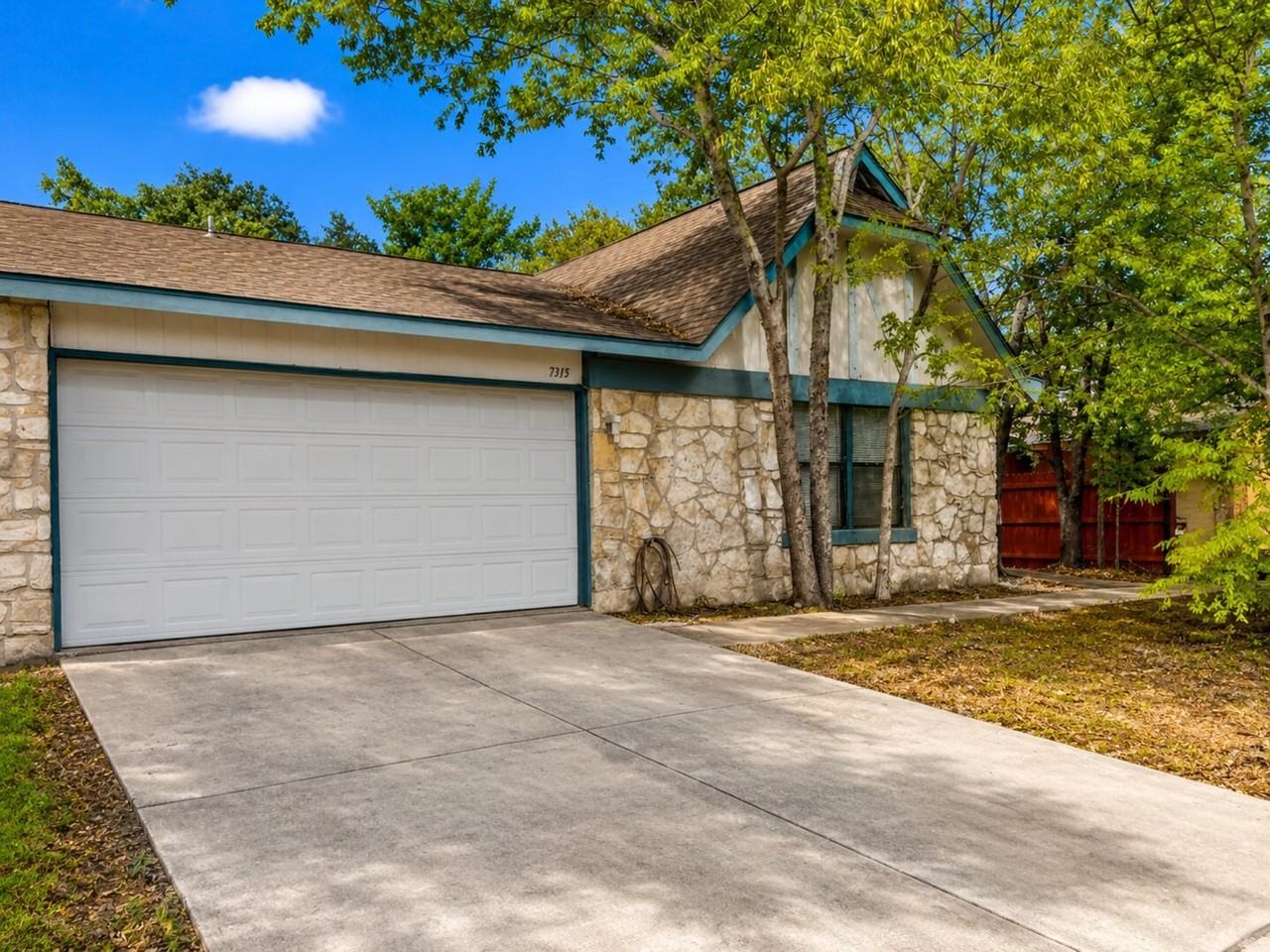 7315 Ridge Bch - Photo 2 of 17
