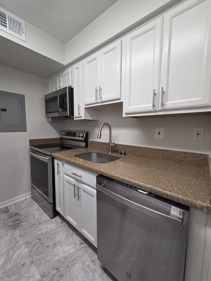 3820 V St Se #1 - Photo 5 of 15