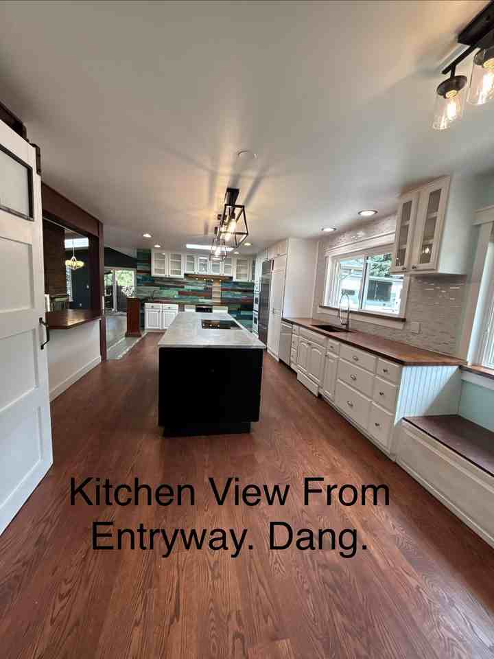6667 S Hill St - Photo 4 of 50