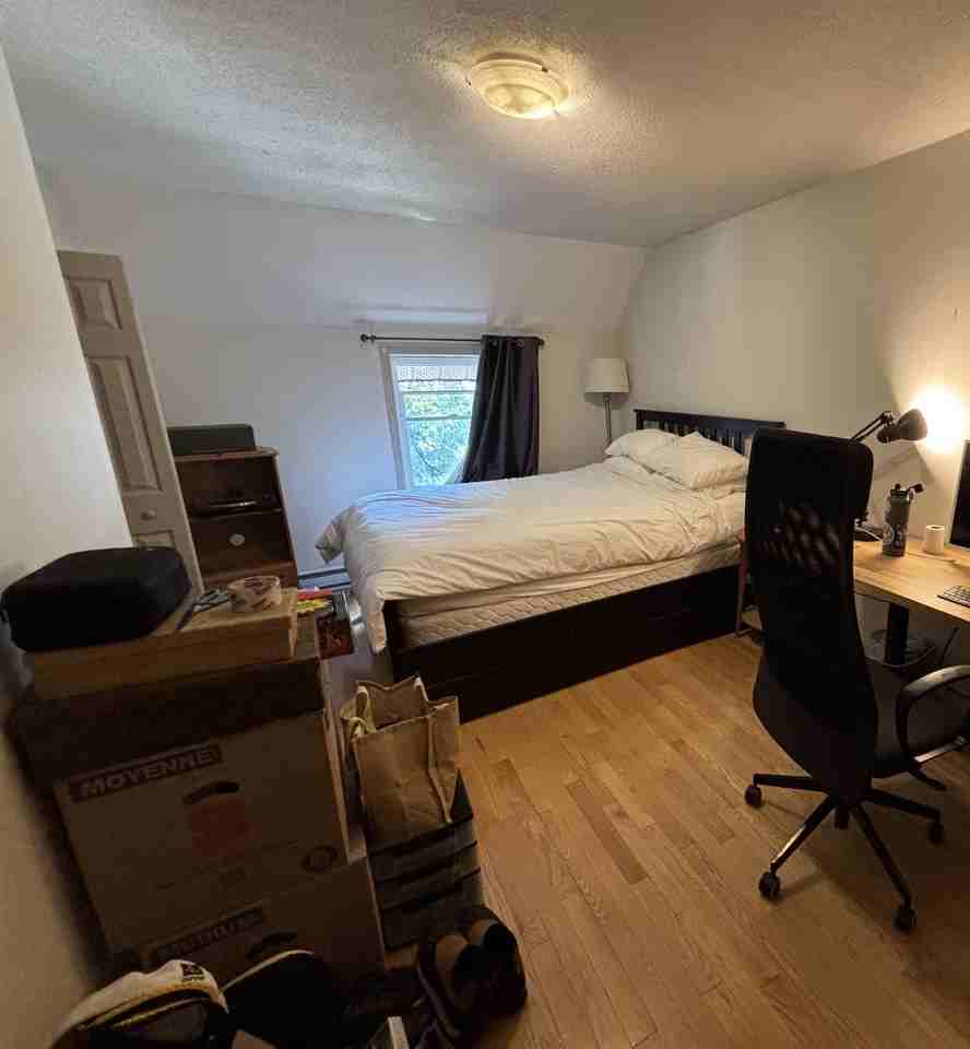 415 Lisgar St - Photo 5 of 8