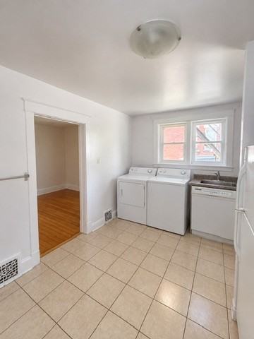 417 Lisgar St - Photo 5 of 17