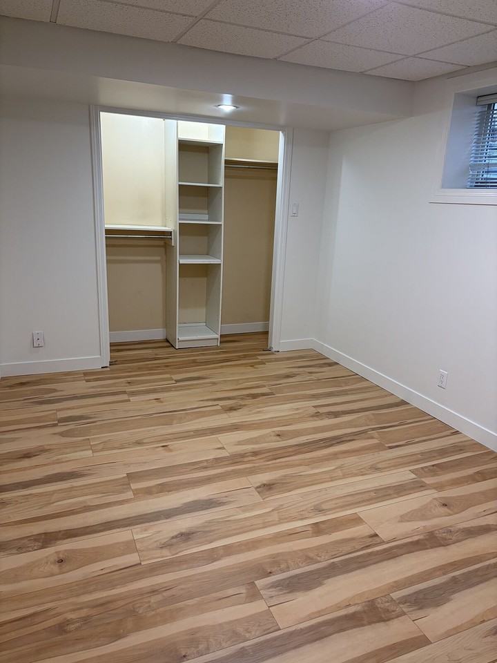9227 5 St Se - Photo 4 of 13