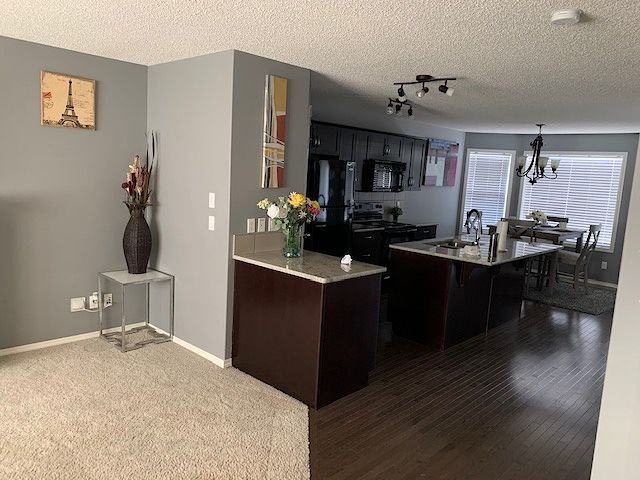 186 Autumn Cres Se - Photo 3 of 15