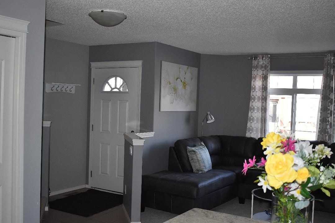 186 Autumn Cres Se - Photo 7 of 15