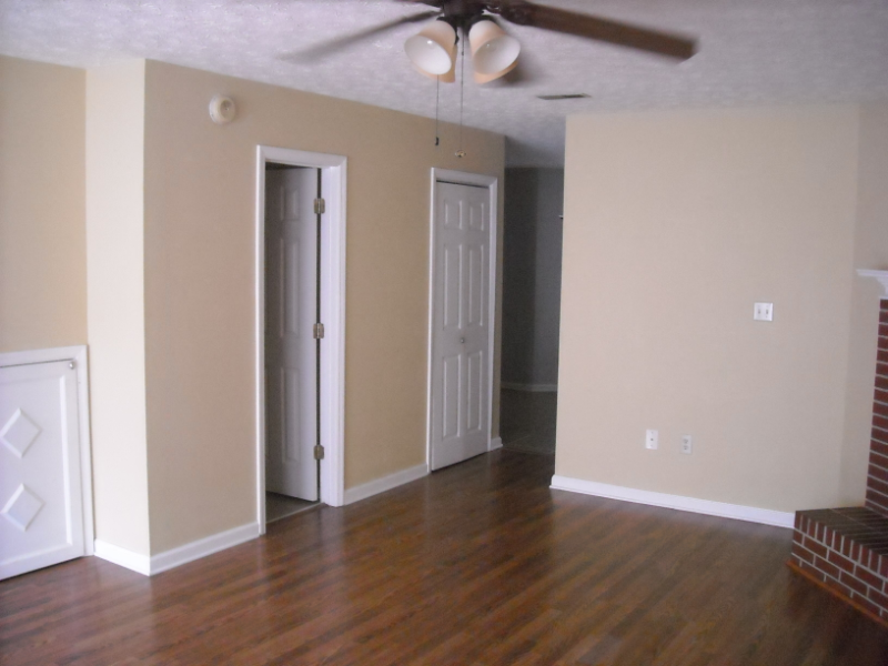 312 Highland Park Dr - Photo 4 of 15