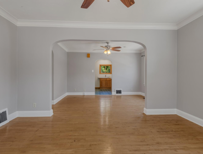 520 Northern Ave - Photo 2 of 12