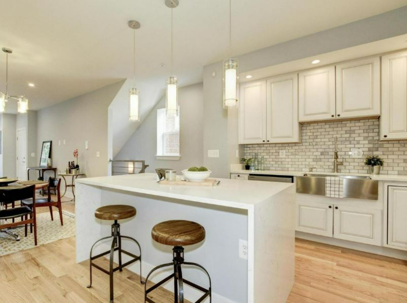 710 Kenyon St Nw #1 - Photo 3 of 11