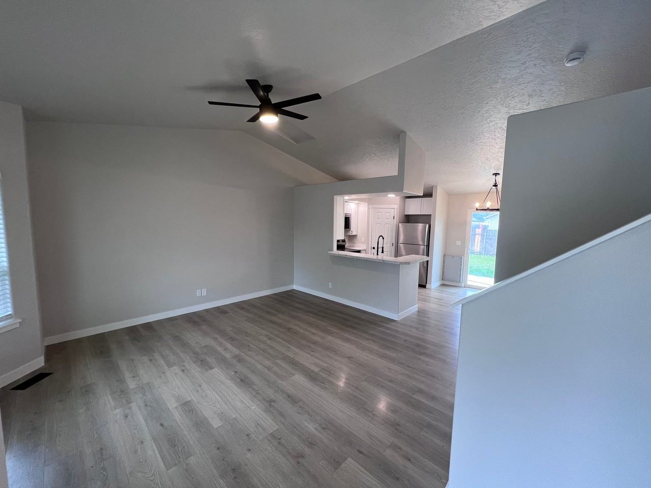 5318 Ormsby Ave - Photo 2 of 14