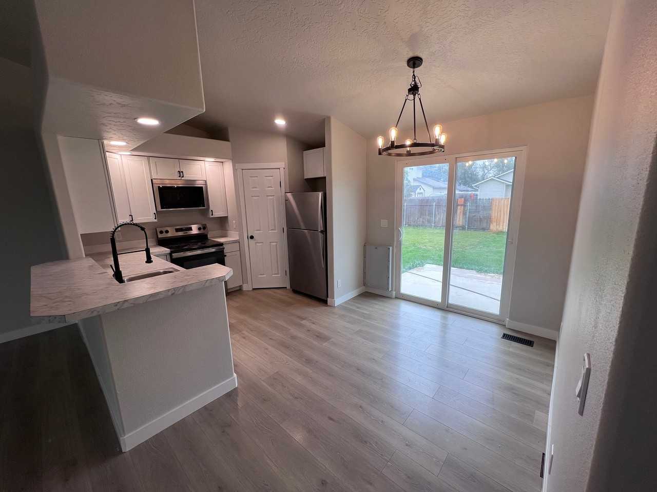 5318 Ormsby Ave - Photo 7 of 14