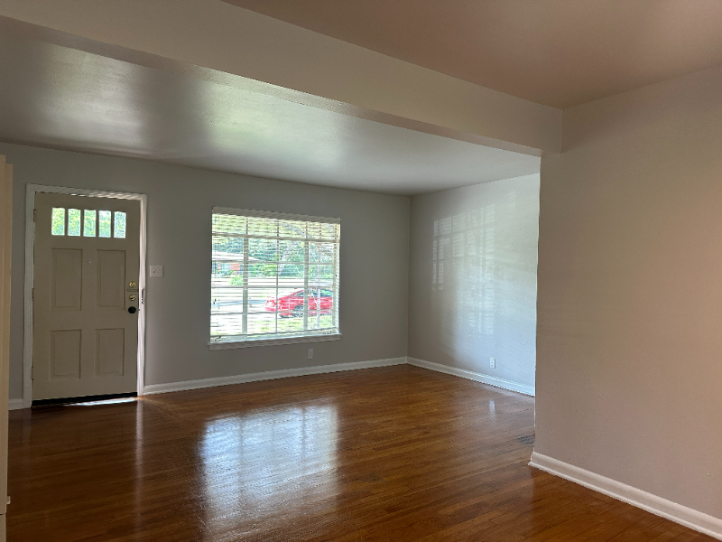 322 Altgelt Ave - Photo 4 of 17