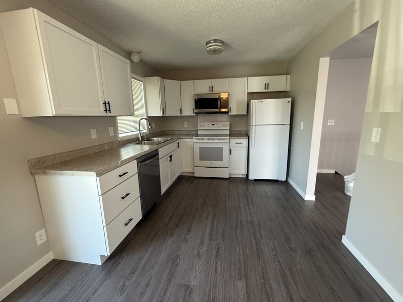 215 Fremont St - Photo 6 of 14