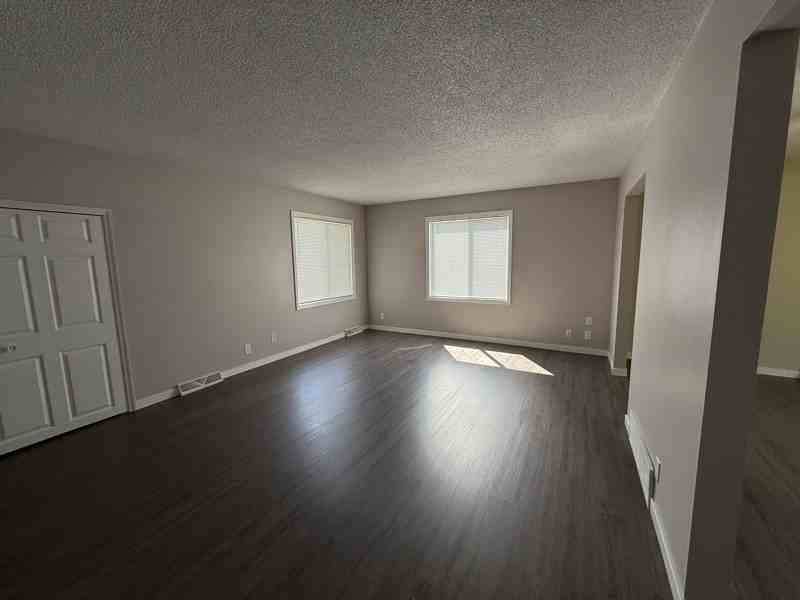 215 Fremont St - Photo 7 of 14