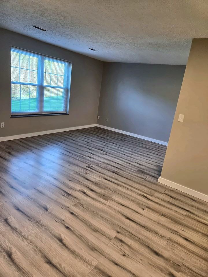 573 Irving Wick Dr E #E - Photo 6 of 16