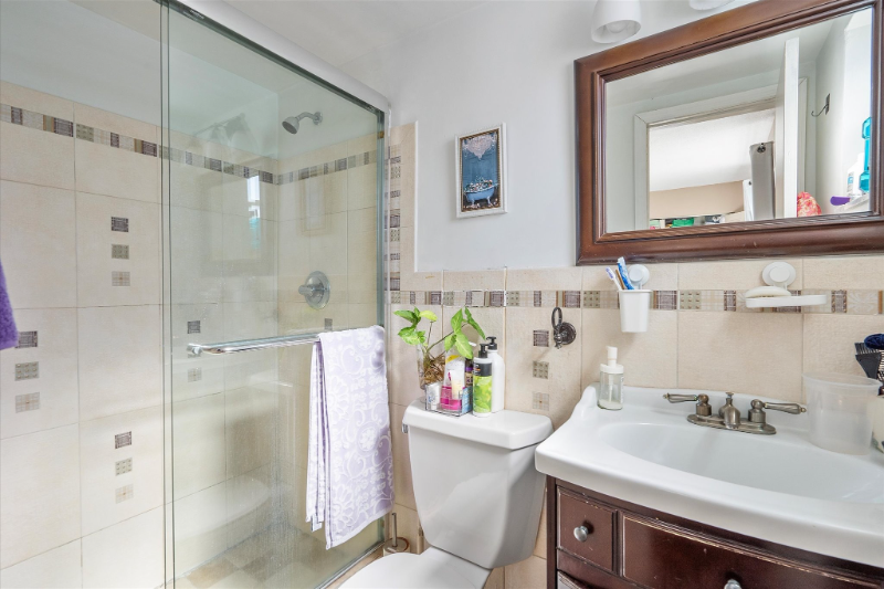 714 Ne 10th St #205 - Photo 4 of 8
