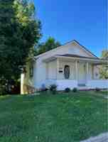 featured image of 1924 Hall Ave