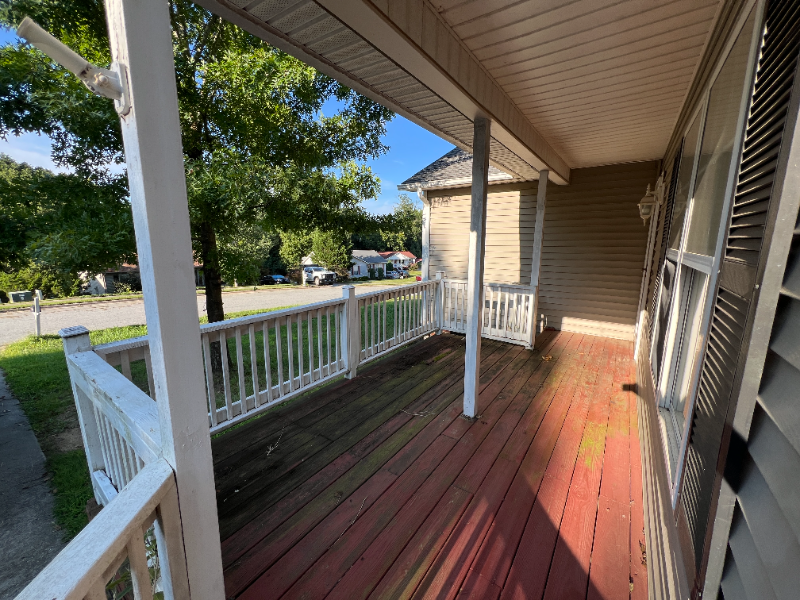 507 Three Oaks Dr - Photo 3 of 13