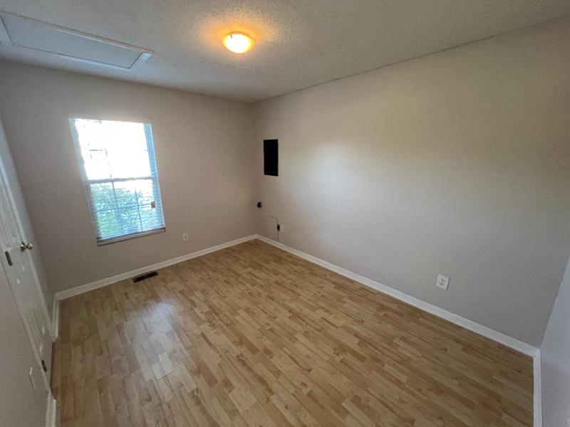 507 Three Oaks Dr - Photo 7 of 13