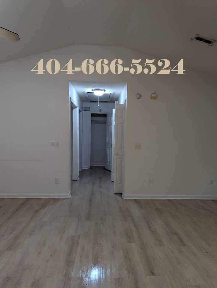 712 N Thomas St - Photo 3 of 8