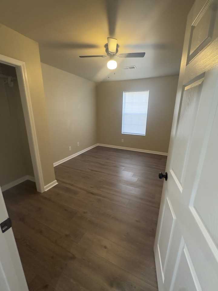 4364 Ford Rd - Photo 7 of 15