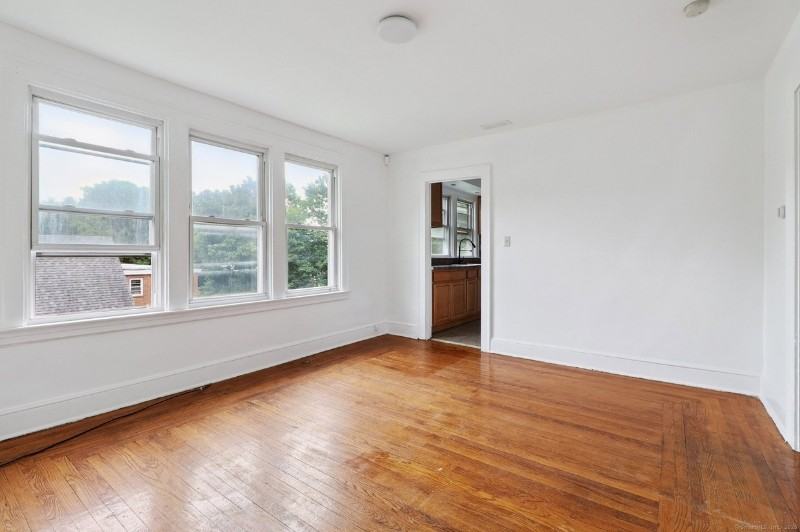 252 Sheffield Ave #3 - Photo 3 of 20