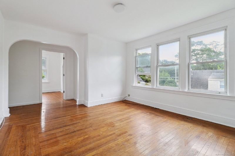 252 Sheffield Ave #3 - Photo 4 of 20
