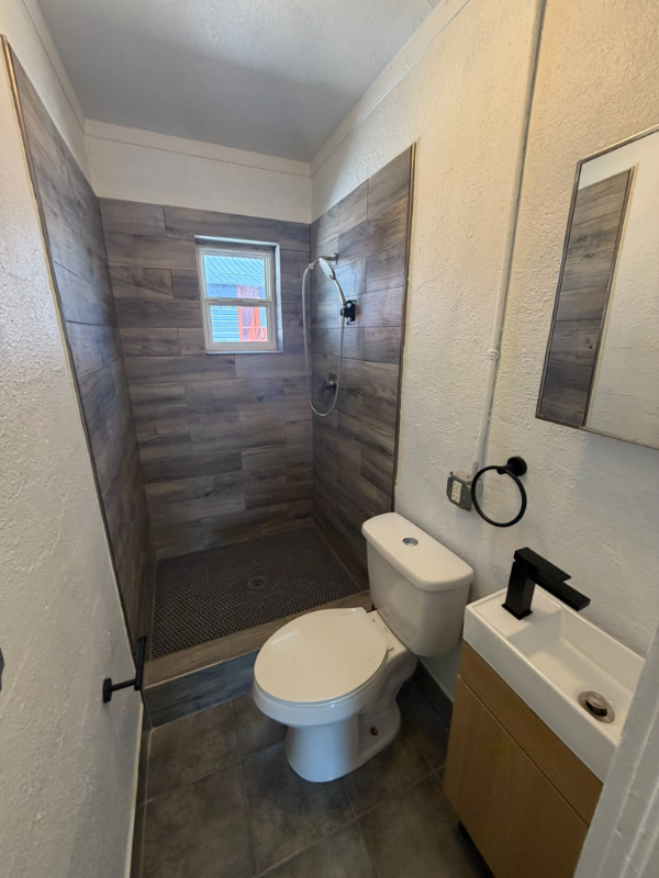 1316 Se 7th Ave - Photo 4 of 10